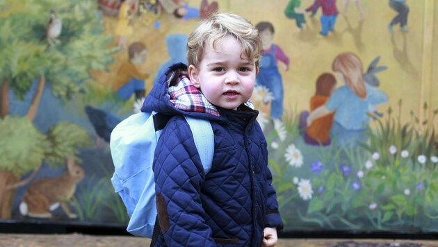 Prinz George bei seinem ersten Tag im Kindergarten (Bild: APA/AFP/KENSINGTON PALACE/HRH DUCHESS OF CAMBRIDGE)
