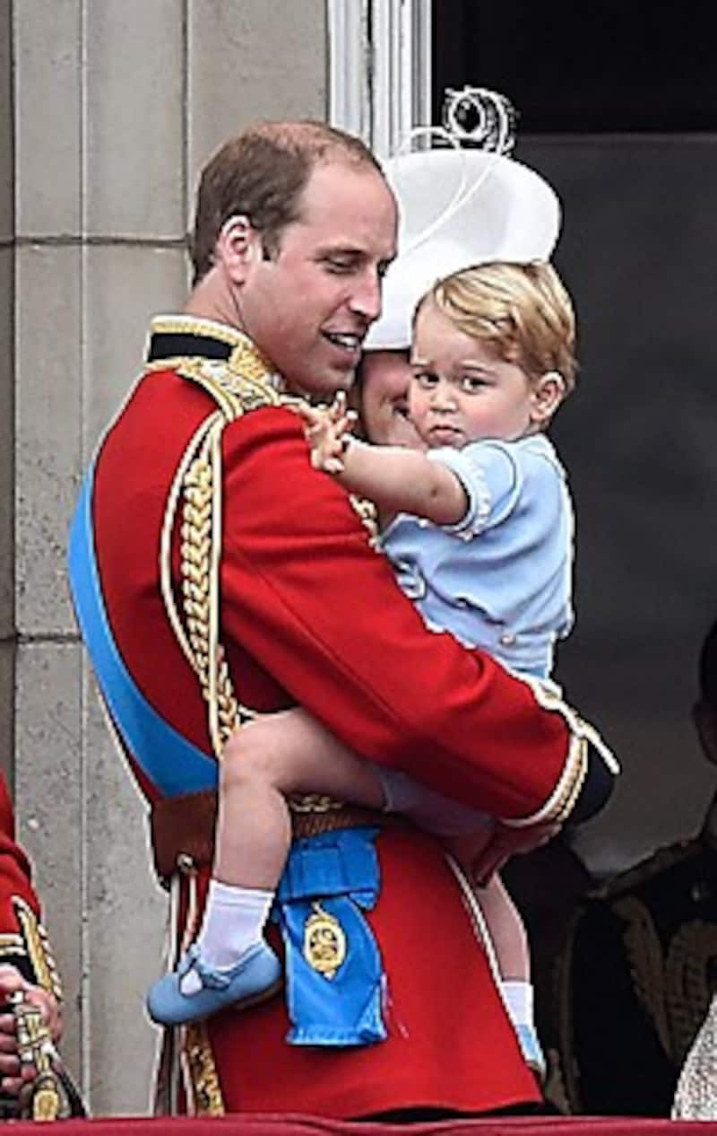 Prinz George und Papa Prinz William (Bild: EPA)