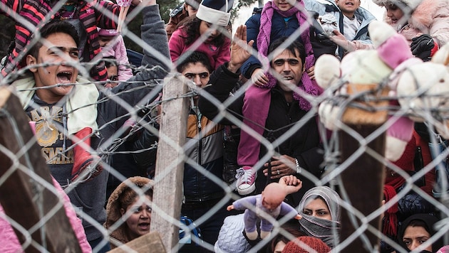 Flüchtlinge auf der Balkanroute (Archivbild) (Bild: AFP)