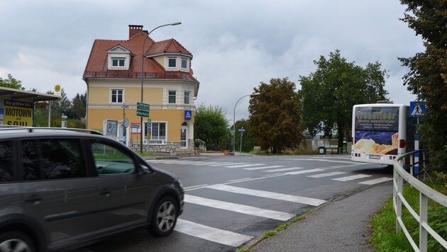 Diese Kreuzung soll entschärft werden â013 ein Kreisverkehr wird gebaut. (Bild: Katrin Fister)