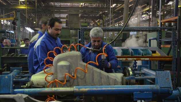 Die Fabriken in Tabriz wirken dagegen wenig modern. (Bild: Jakob Traby)