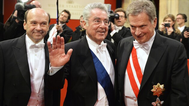 Dominique Meyer, Bundespräsident Heinz Fischer und der finnische Staatspräsident Sauli Niinistö (Bild: APA/HERBERT NEUBAUER)