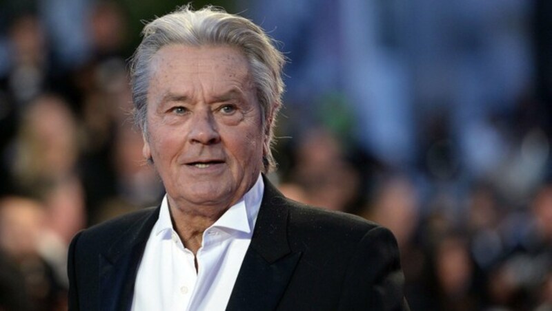 Alain Delon 2013 bei den Filmfestspielen in Cannes (Bild: APA/AFP/ANNE-CHRISTINE POUJOULAT)