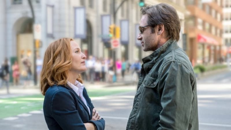 Mulder (David Duchovny) und Scully (Gillian Anderson) (Bild: ORF)