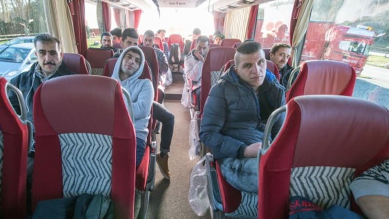 Protestaktion: Mitte Jänner wurden 31 Flüchtlinge per Bus von Bayern nach Berlin geschickt. (Bild: dpa)