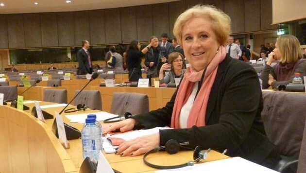 Salzburgs EU-Abgeordnete Claudia Schmidt sitzt im Haushaltsausschuss und macht Zahlen öffentlich. (Bild: Michael Pichler)