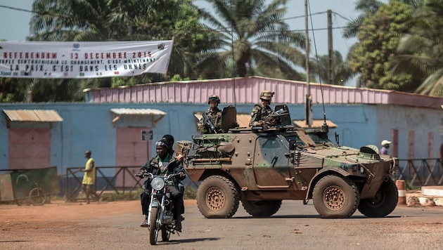 Französische Soldaten im Rahmen der EUFOR-Mission in der Zentralafrikanischen Republik (Bild: APA/AFP/MARCO LONGARI)