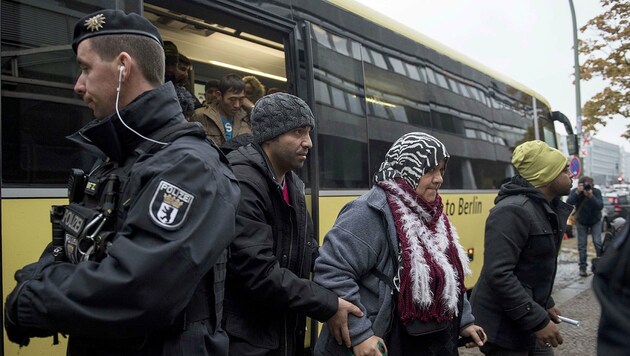 Flüchtlingsankunft in Berlin (Bild: APA/AFP/ODD ANDERSEN)