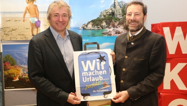 Andreas Kröll, Obmann der Tiroler Reisebüros (links), mit FG-Geschäftsführer Bernhard Wanner. (Bild: WKT)