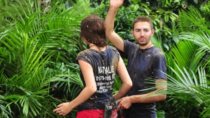 Nathalie und Menderes nach der Dschungelprüfung (Bild: RTL)