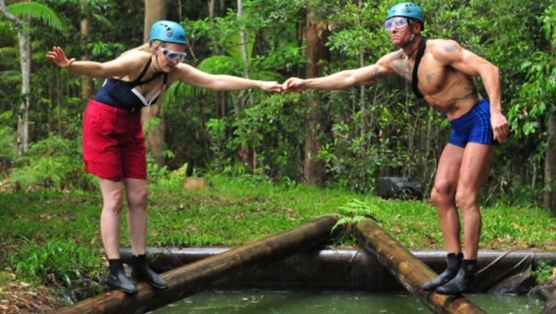 Helena und Thorsten bei der Schatzsuche (Bild: RTL)