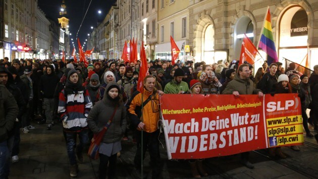Die Demonstranten in der Grazer Herrengasse (Bild: APA/Erwin Scheriau)