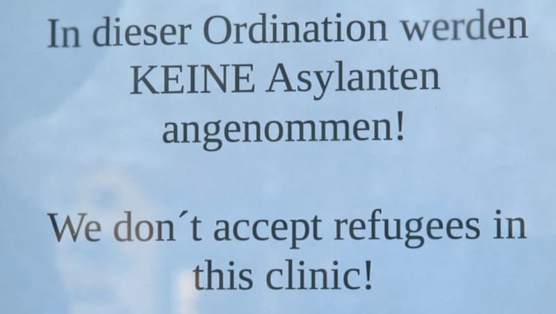 In Undens Ordination sind Asylwerber und Flüchtlinge nicht willkommen. (Bild: Peter Tomschi)