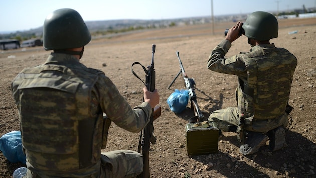 Türkische Soldaten im Einsatz (Bild: APA/AFP/Bulent Kilic)
