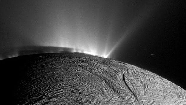 Wassereisvulkane auf der Südpolregion von Enceladus (Bild: NASA/JPL-Caltech/Space Science Institute)