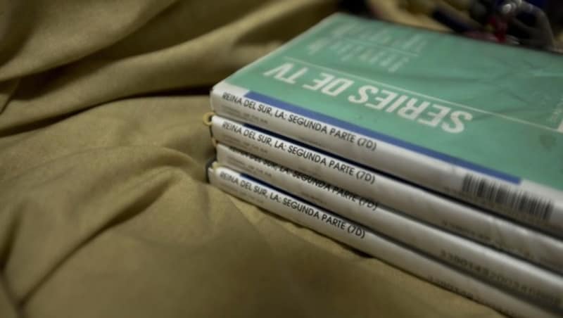 "El Chapo" schaute in seinem Versteck auch seine Lieblingsserie, wie diese DVDs beweisen. (Bild: AP)
