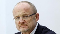 Ithuba-Vorstand Willi Hemetsberger, Prüfer der Finanzaffäre in Salzburg, in seinem Wiener Büro. (Bild: Markus Tschepp)