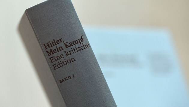 Unkommentierte Publikationen von "Mein Kampf" sind weiterhin verboten. (Bild: APA/AFP/CHRISTOF STACHE)