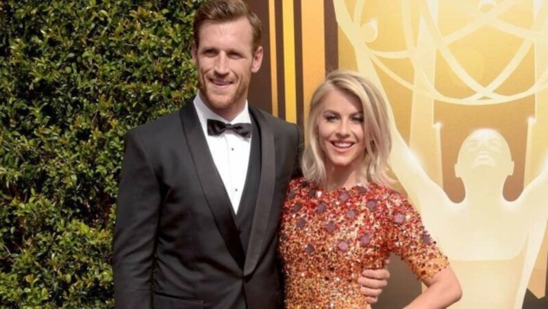 Julianne Hough mit ihrem Verlobten Brooks Laich (Bild: AFP)