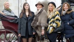 v.l.n.r.: Sabine, Theresa, Eva, Karin und Uschi bei "Shopping Queen" in Salzburg (Bild: VOX / Constantin Ent.)