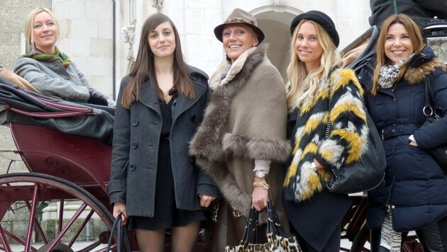 v.l.n.r.: Sabine, Theresa, Eva, Karin und Uschi bei "Shopping Queen" in Salzburg (Bild: VOX / Constantin Ent.)