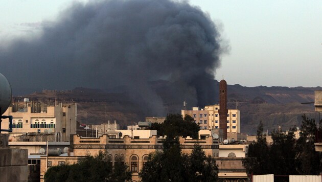 Zuletzt wurden die Luftangriffe auf Jemens Hauptstadt Sanaa wieder intensiviert. (Bild: AFP)