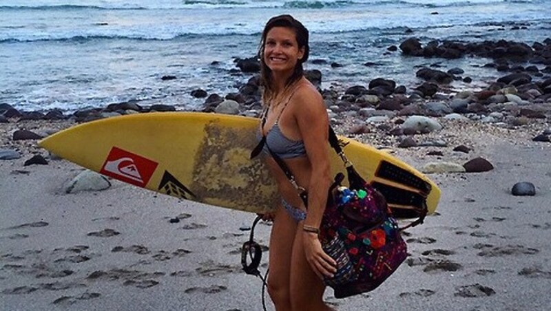 Surfen in Panama: So verbringt Julia Mancuso ihren Urlaub (Bild: instagram.com/Julia Mancuso)