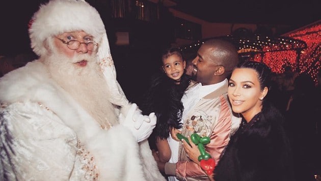 Weihnachten fällt bei Kim Kardashian und Kanye West immer etwas größer aus. (Bild: instagram.com/kimkardashian)