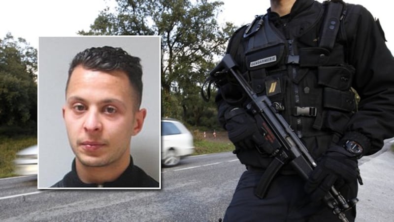 Der Paris-Attentäter Salah Abdeslam ist auf der Flucht. (Bild: AP, APA/AFP/JEAN-CHRISTOPHE MAGNENET)