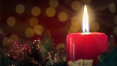 Vor und zu Weihnachten brennen mehr Kerzen als üblich – und es kommt leider auch immer wieder zu Unfällen, wie nun in Uttendorf. (Bild: thinkstockphotos.de)