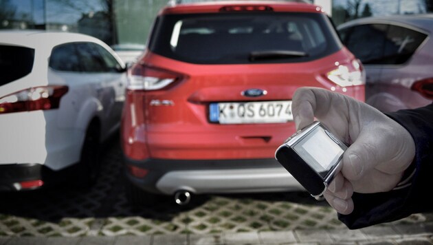 Diese Gerät lässt den Ford Kuga autonom parken. Dereinst in Serie vielleicht als Smartphone-App. (Bild: Stephan Schätzl)