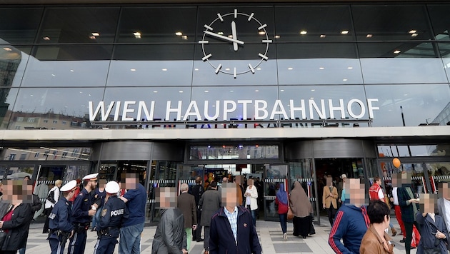 Der Wiener Hauptbahnhof (Symbolbild) (Bild: APA/ROLAND SCHLAGER, Krone KREATIV)
