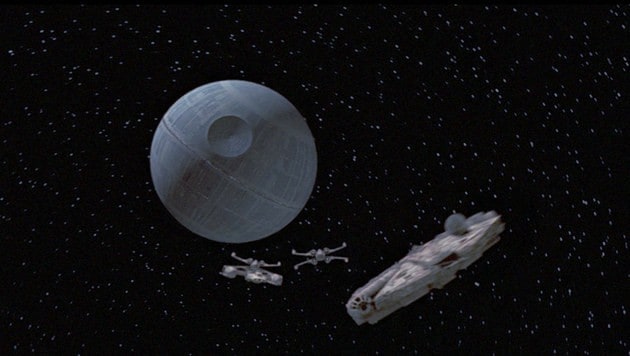 Raumschiffe vor dem "Star Wars"-Todesstern (Bild: Lucasfilm Ltd.)