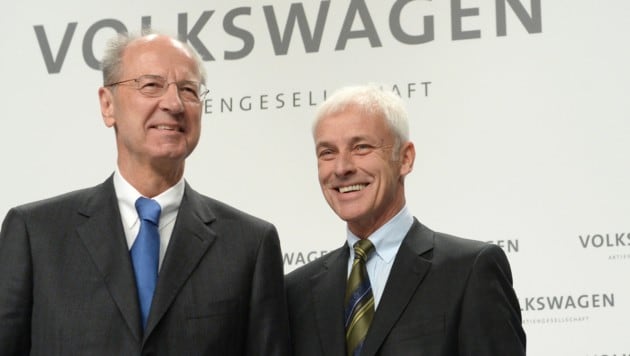 Volkswagen-Chef Matthias Müller (r.) und Aufsichtsratsvorsitzender Hans Dieter Pötsch (Bild: APA/dpa/Julian Stratenschulte)