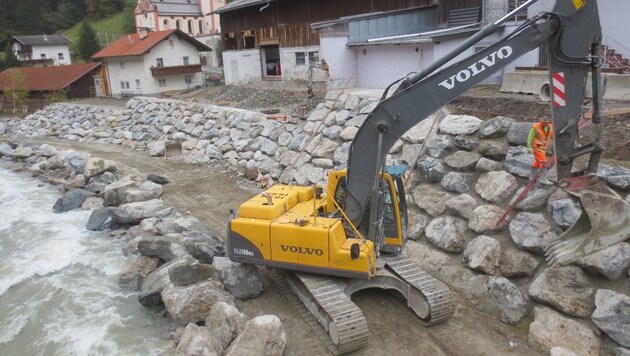 Die Verbauung der Melach war ein aufwändiges Millionenprojekt. (Bild: Land Tirol)