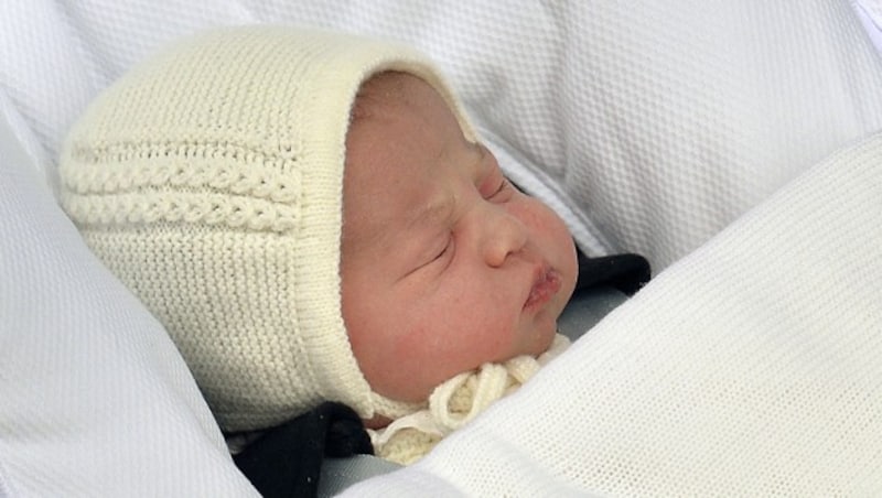 Prinzessin Charlotte of Cambridge bei ihrem ersten Auftritt (Bild: AP)