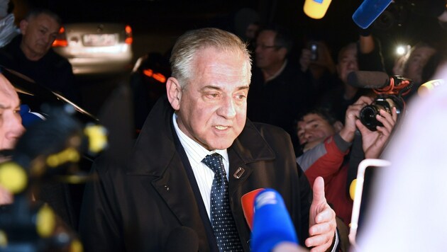 Ivo Sanader stellte sich nach seiner Freilassung der internationalen Presse. (Bild: APA/AFP)