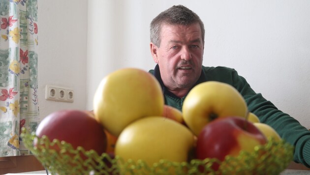 Hans Herbst beklagt einen großen Schaden für die heimischen Obstbauern. (Bild: Sepp Pail)