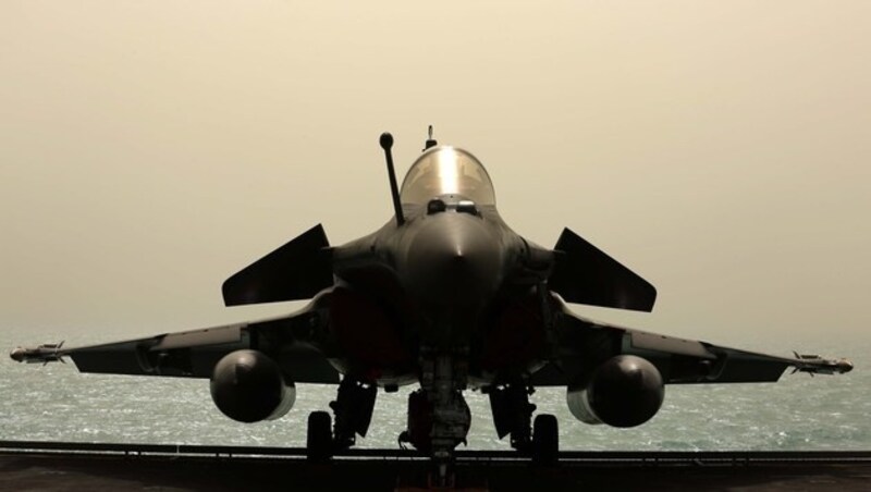 18 Rafale-Kampfjets hat der Flugzeugträger "Charles de Gaulle" an Bord. (Bild: AFP)