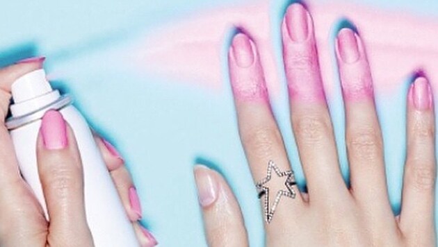 Aufgesprayt und fertig! Der neue Nagellack zum Sprayen ist ein echter Beauty-Quickie! (Bild: instagram.com/nailsinc)