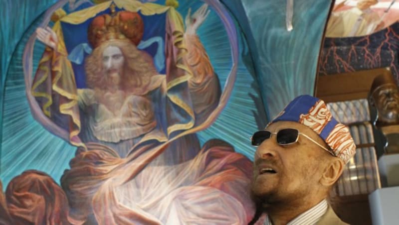 Ernst Fuchs während der Eröffnung der "Fuchskapelle" im Jahr 2010 (Bild: APA/GERT EGGENBERGER)