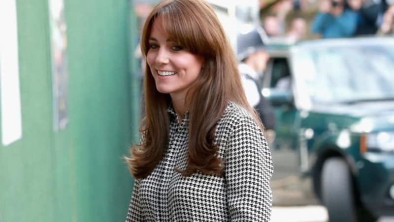 Mit ihrer neuen Frisur ist Kate alles andere als zufrieden. (Bild: APA/EPA/CHRIS JACKSON)