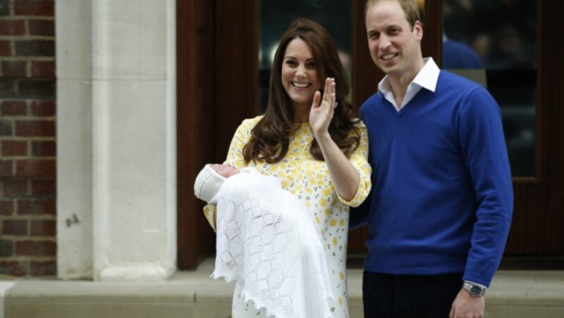 Herzogin Kate und Prinz William nach der Geburt von Prinzessin Charlotte (Bild: AP)