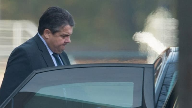 SPD-Vizekanzler Gabriel verließ die Sitzung vorzeitig. (Bild: APA/AFP/SOEREN STACHE)