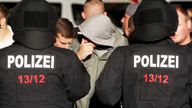Die Gewalt in Niederösterreichs Asylunterkünften nimmt zu (Symbolbild). (Bild: APA/EPA/Sebastian Willnow (Archivbild))