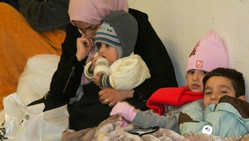 Unter den Tausenden Flüchtlingen sind auch viele unbegleitete Kinder und Jugendliche. (Symbolbild). (Bild: APA/MIKE VOGL/NEUMAYR MMV)