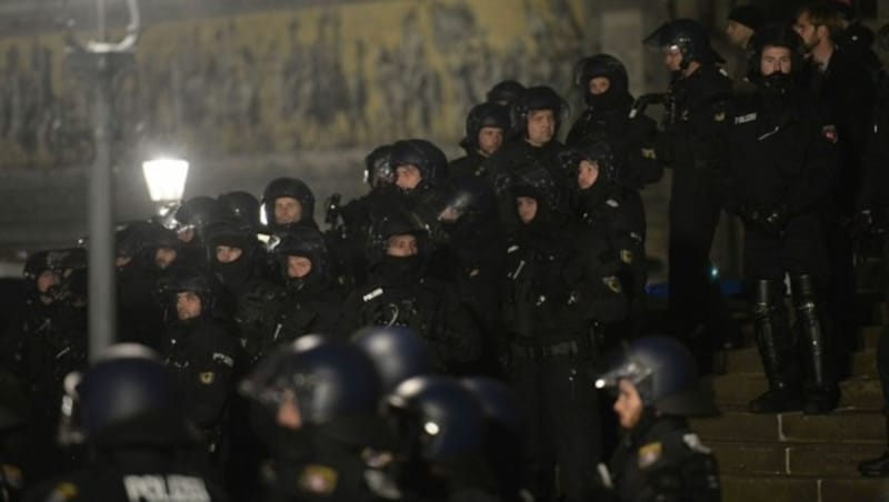 Mehr als 1000 Polizisten waren im Einsatz. (Bild: AFP/Robert Michael)