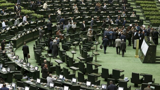 Das Parlament in Irans Hauptstadt Teheran (Bild: AP)