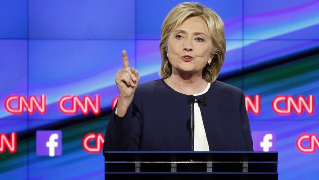 Hillary Clinton untermauerte bei der ersten Demokraten-Debatte ihren Favoritenstatus. (Bild: AP)