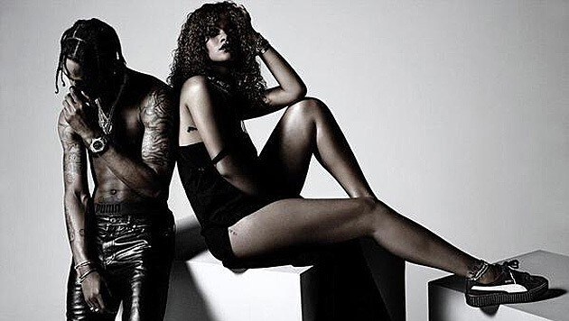 Rihanna modelt mit Travis Scott für Puma. (Bild: Puma)